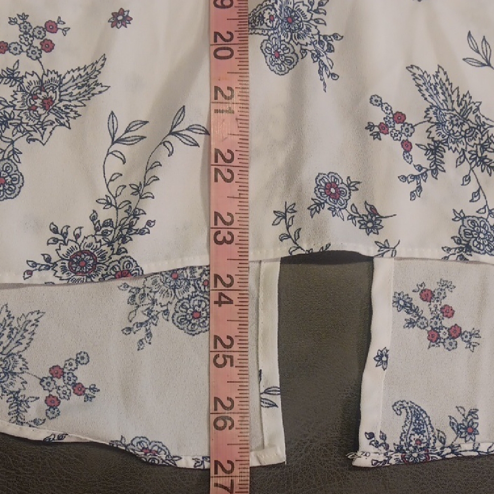 LC Lauren Conrad Floral Bell Sleeve Blouse - Picture 15 of 15